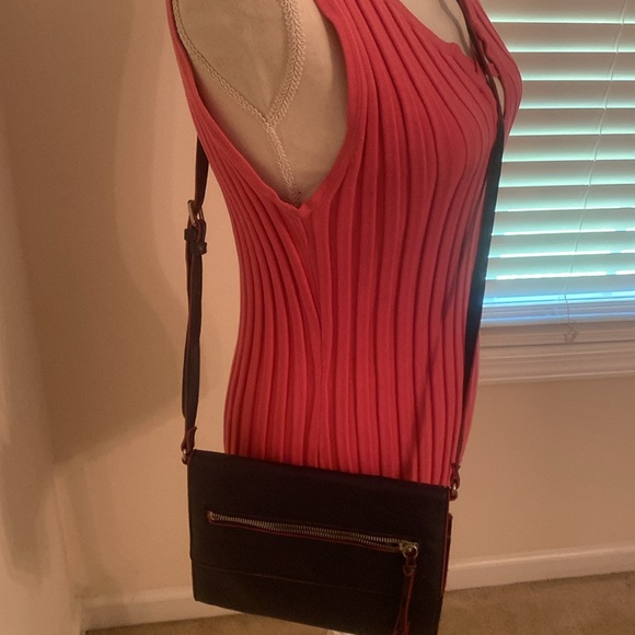 Libby Edelman cross body purse navy blue with red accent stripes Excellent - Picture 6 of 7